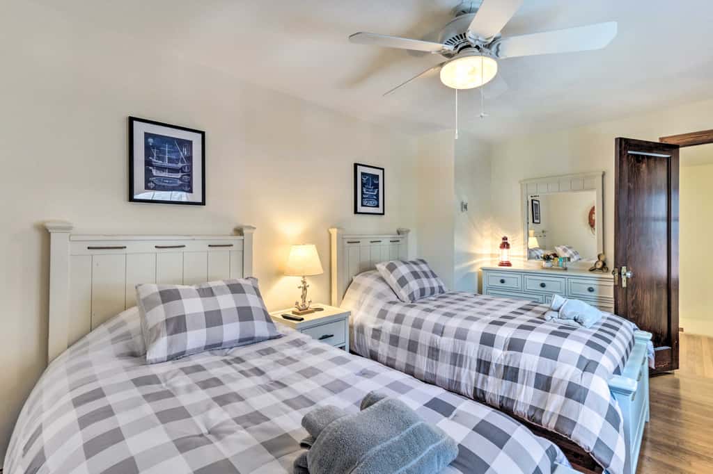 Walkable New Haven Retreat w/ Ocean Views!
