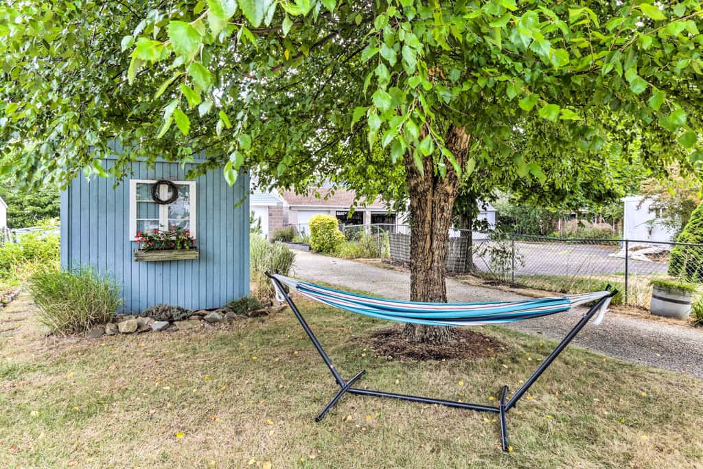 Walkable New Haven Retreat w/ Ocean Views!