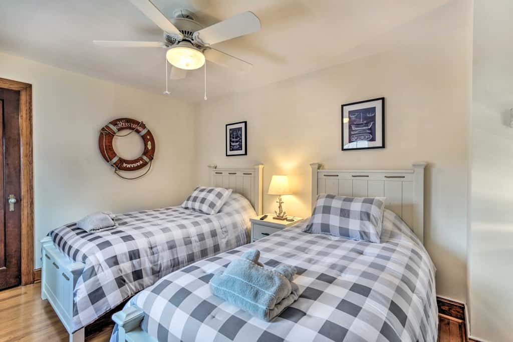 Walkable New Haven Retreat w/ Ocean Views!
