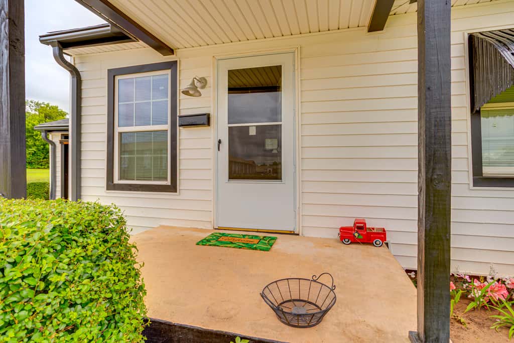 Dog-Friendly Extended Stay, 3 Mi to Dtwn OKC!
