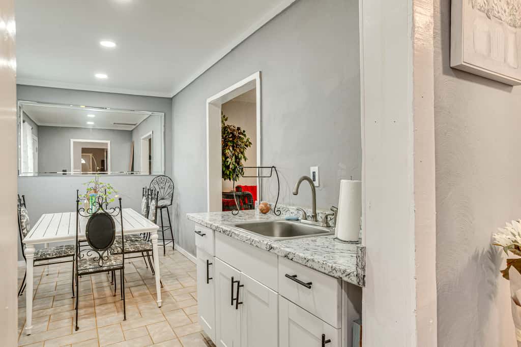 Dog-Friendly Extended Stay, 3 Mi to Dtwn OKC!