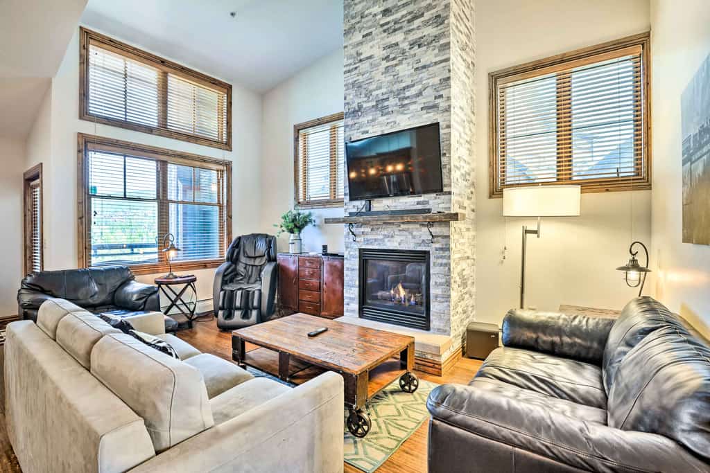 Winter Park Condo w/ Mountain Views + Hot Tub