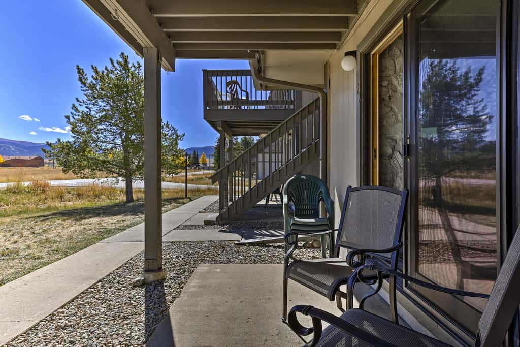 Eat, Sleep, Ski! Rustic Mtn Condo: WiFi,TV, HotTub