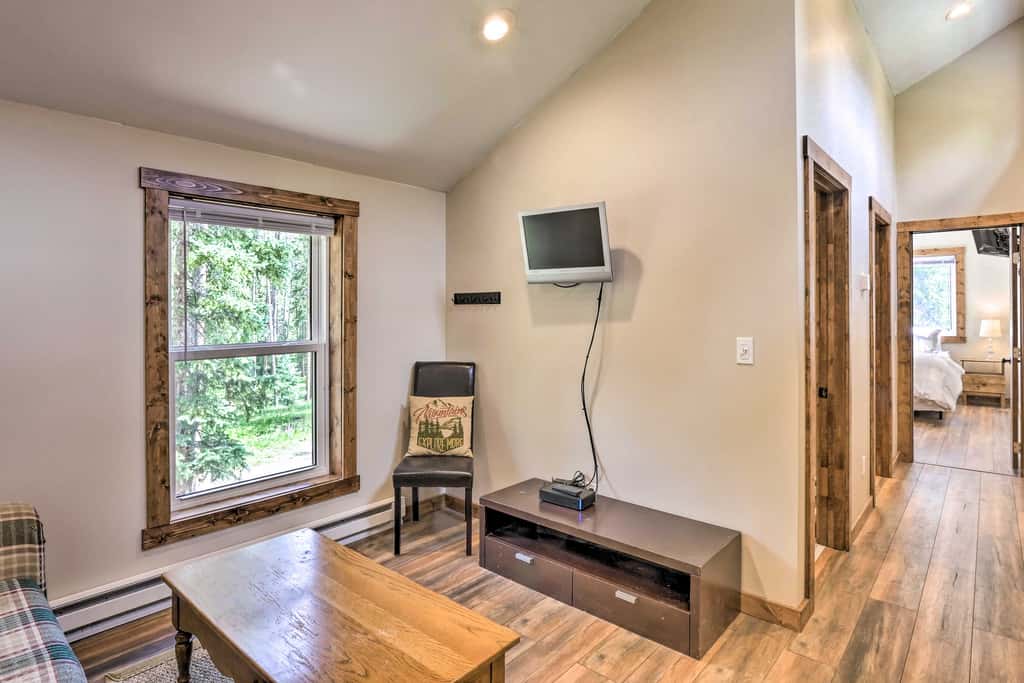 5 Mi to Ski Resort: Mtn-View Breck Home w/ Hot Tub