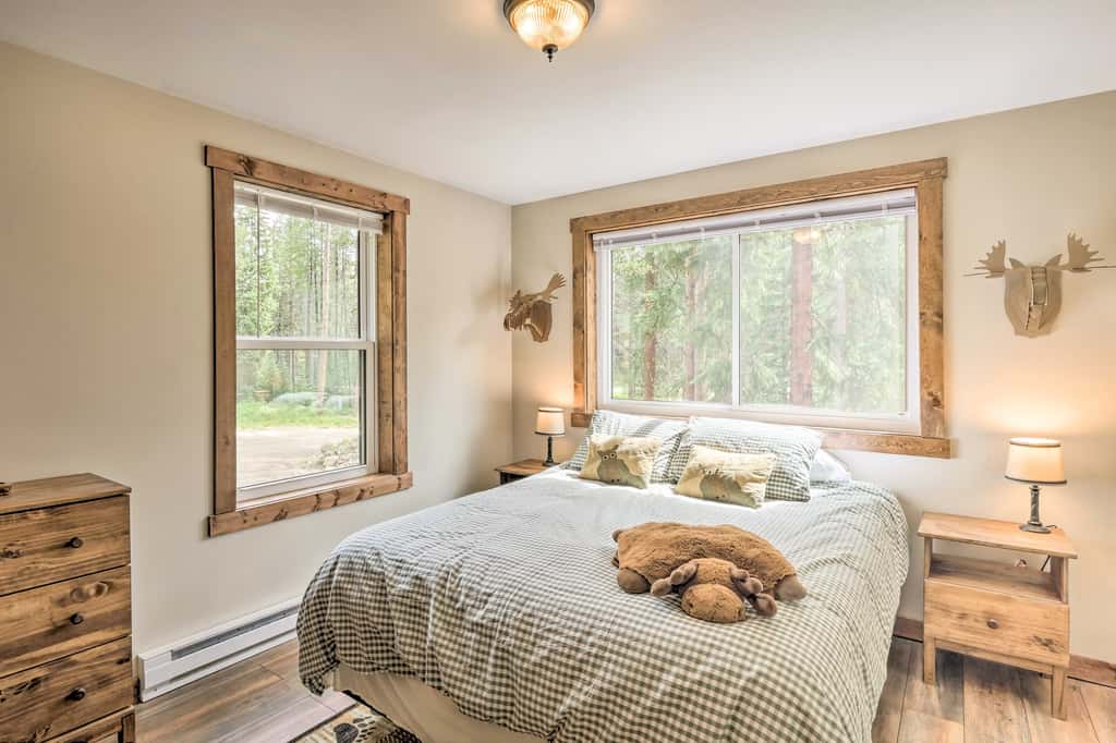 5 Mi to Ski Resort: Mtn-View Breck Home w/ Hot Tub