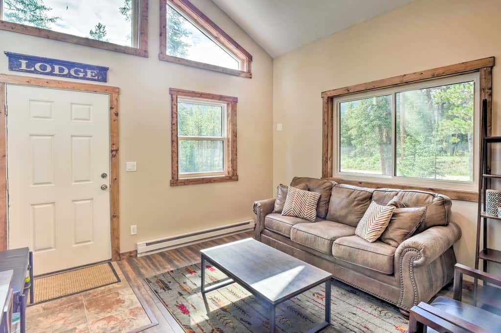 5 Mi to Ski Resort: Mtn-View Breck Home w/ Hot Tub