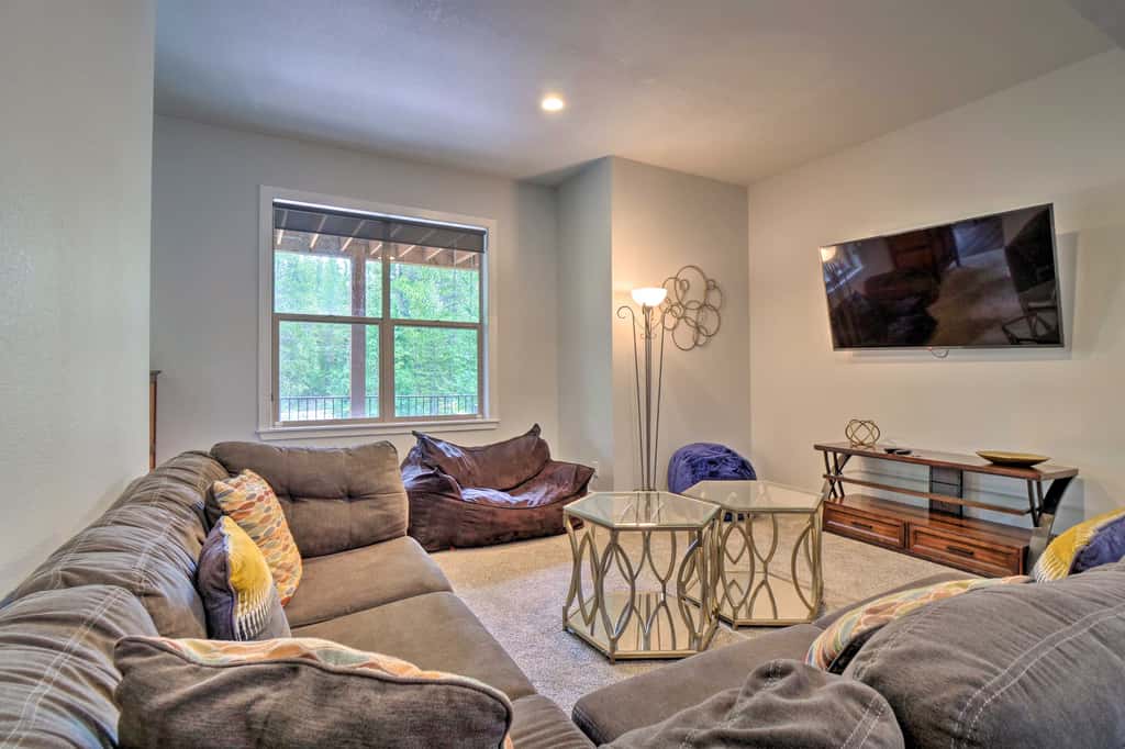 3 Mi to Ski Resort: Hot Tub Haven in Breckenridge!