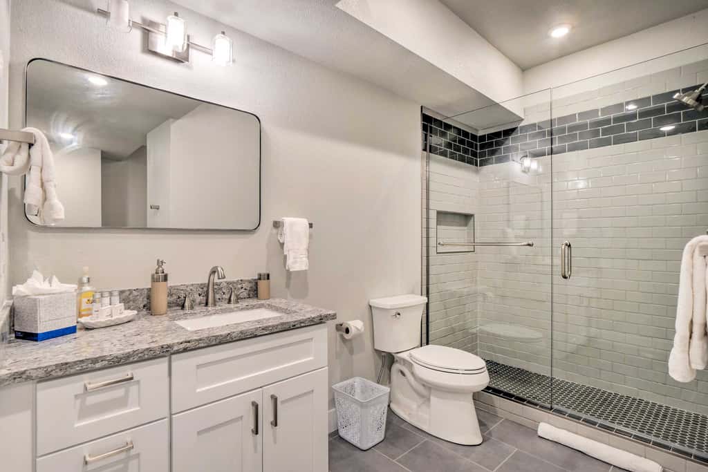3 Mi to Ski Resort: Hot Tub Haven in Breckenridge!