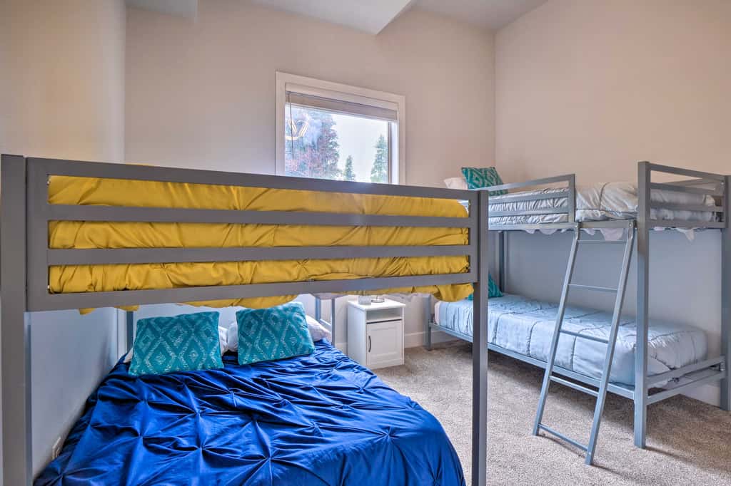 3 Mi to Ski Resort: Hot Tub Haven in Breckenridge!