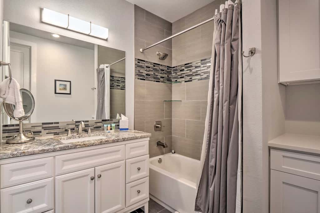 3 Mi to Ski Resort: Hot Tub Haven in Breckenridge!