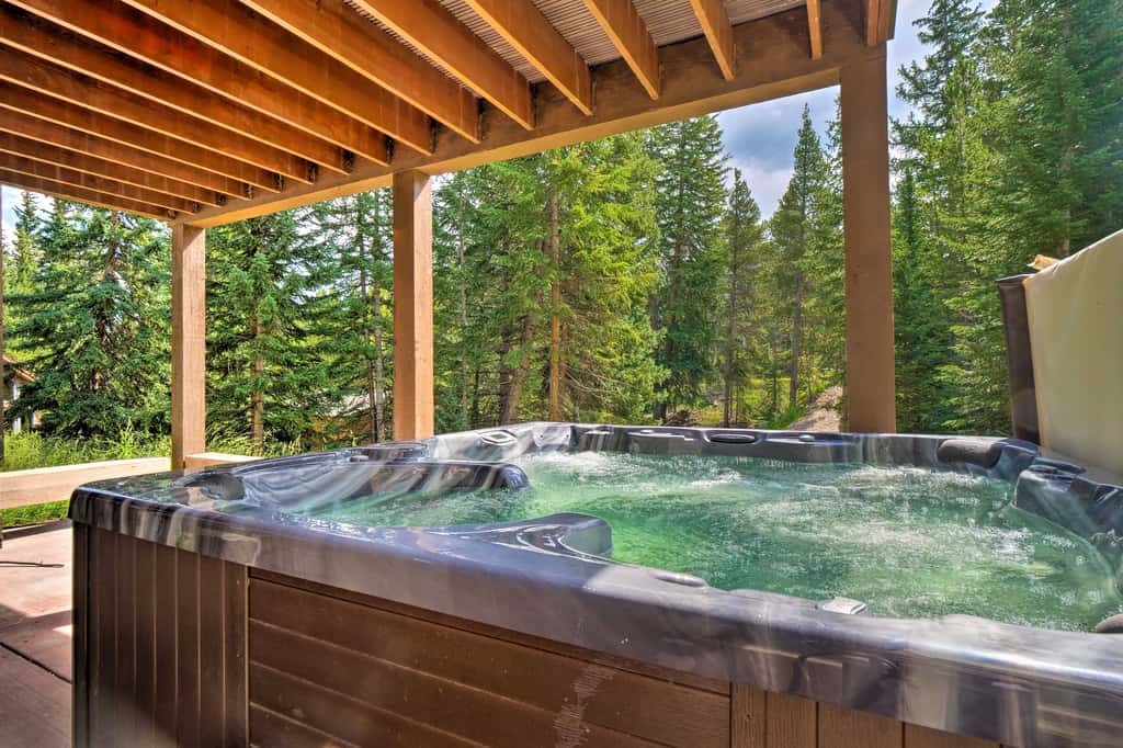 3 Mi to Ski Resort: Hot Tub Haven in Breckenridge!