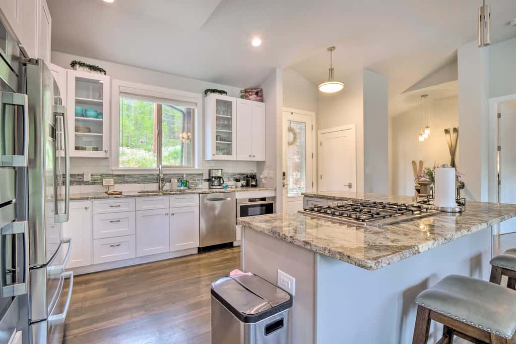 3 Mi to Ski Resort: Hot Tub Haven in Breckenridge!