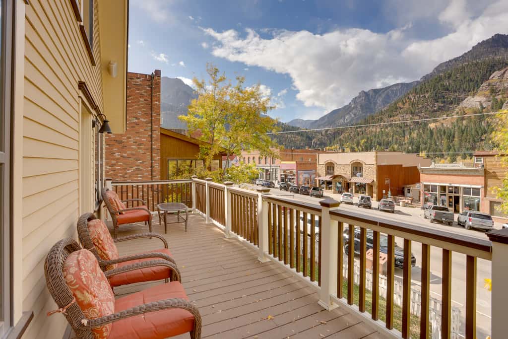 On Main Street: Ouray Getaway w/ Mountain Views!