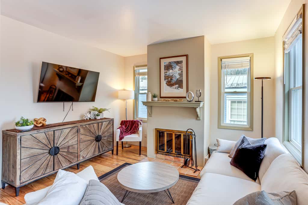 Walk to Hot Springs: Updated Retreat in Dtwn Ouray