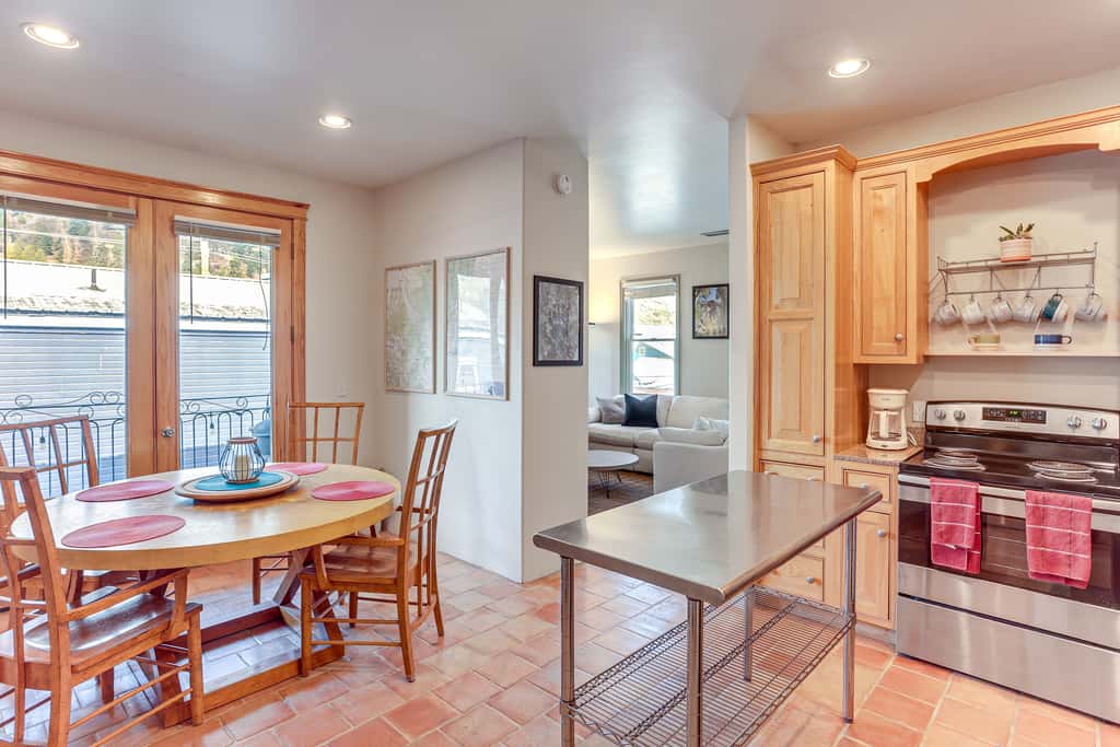Walk to Hot Springs: Updated Retreat in Dtwn Ouray