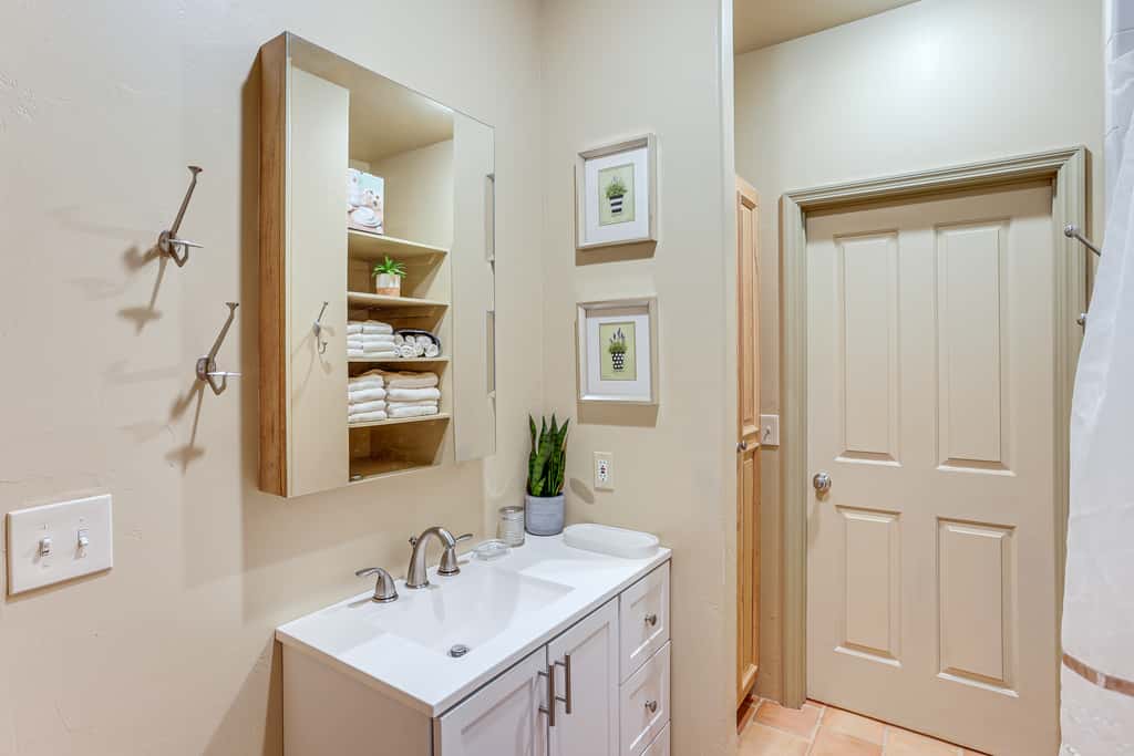 Walk to Hot Springs: Updated Retreat in Dtwn Ouray