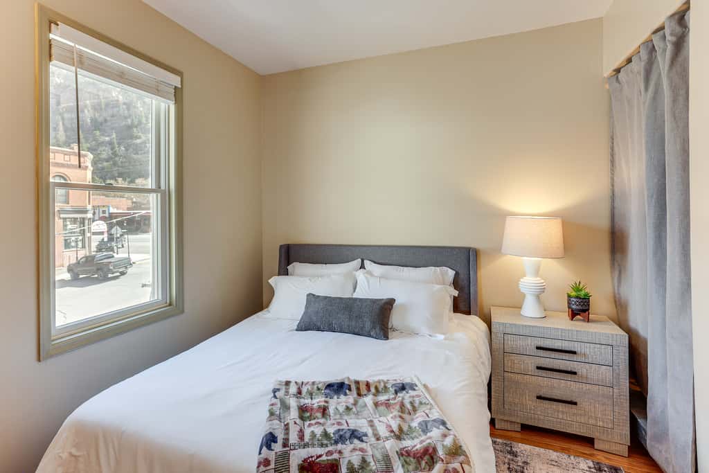 Walk to Hot Springs: Updated Retreat in Dtwn Ouray