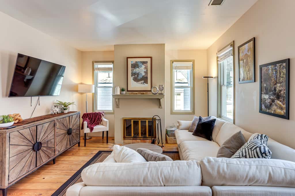 Walk to Hot Springs: Updated Retreat in Dtwn Ouray