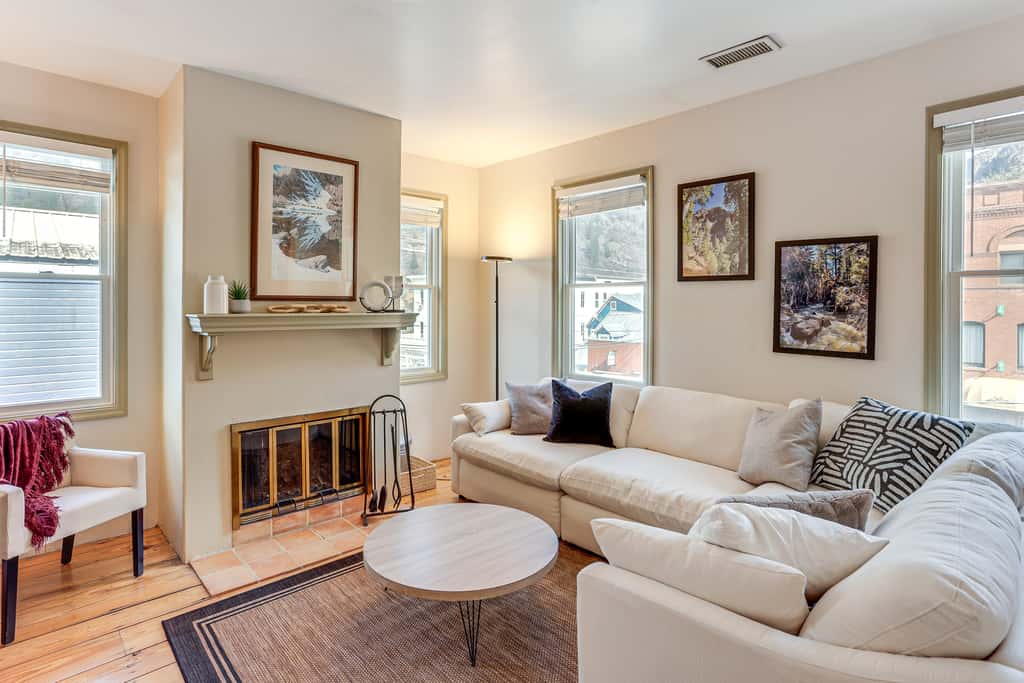 Walk to Hot Springs: Updated Retreat in Dtwn Ouray