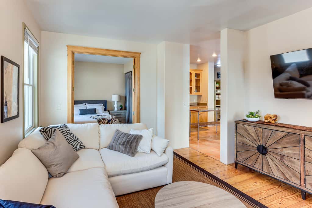Walk to Hot Springs: Updated Retreat in Dtwn Ouray
