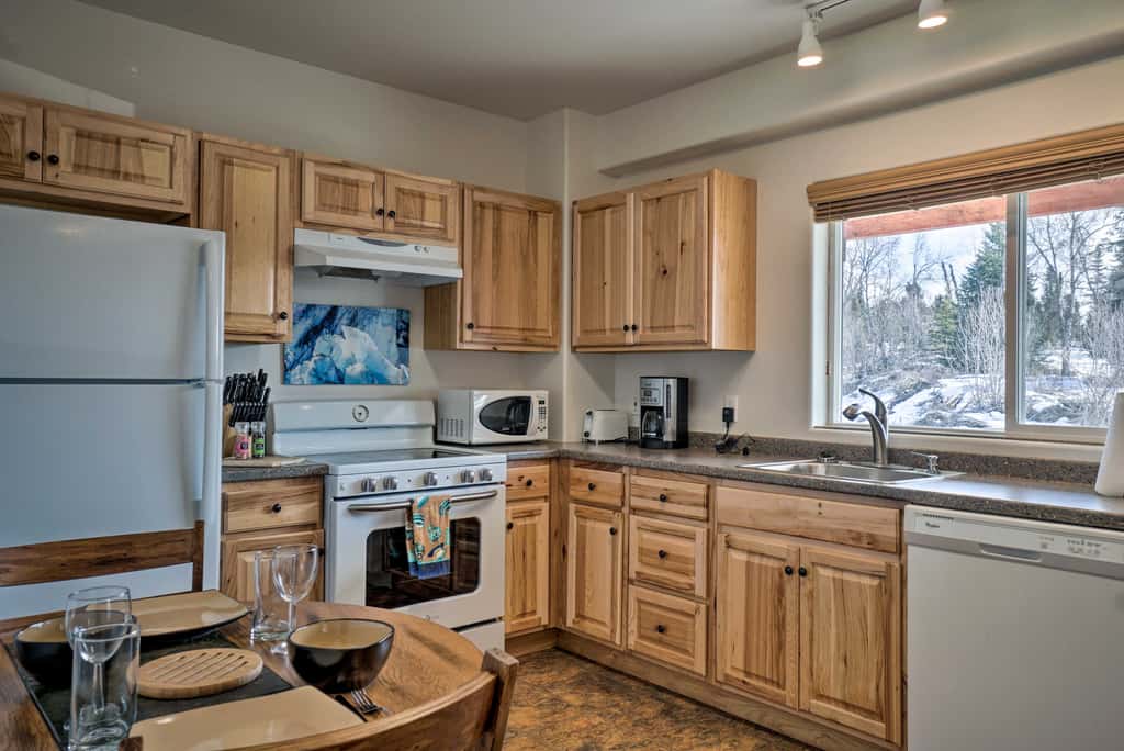 Homer Hideaway on Fritz Creek! Families Welcome