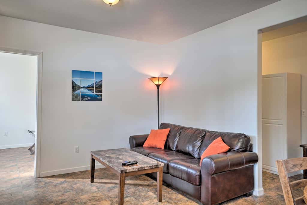 Homer Hideaway on Fritz Creek! Families Welcome