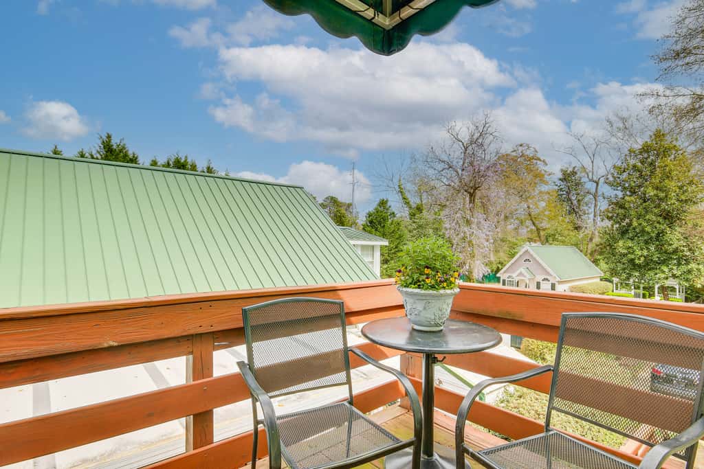 Aiken Apt w/ Garden-View Balcony: Half-Mi to Dtwn!