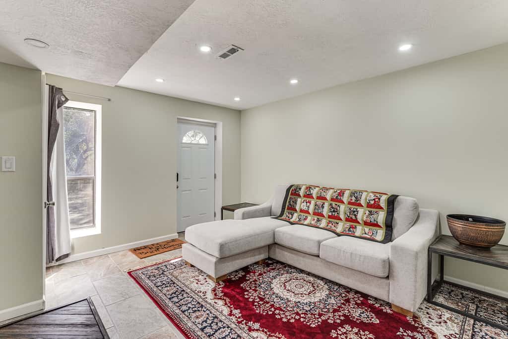 Near Bruce's Field, Downtown & Hospital! Cozy Unit