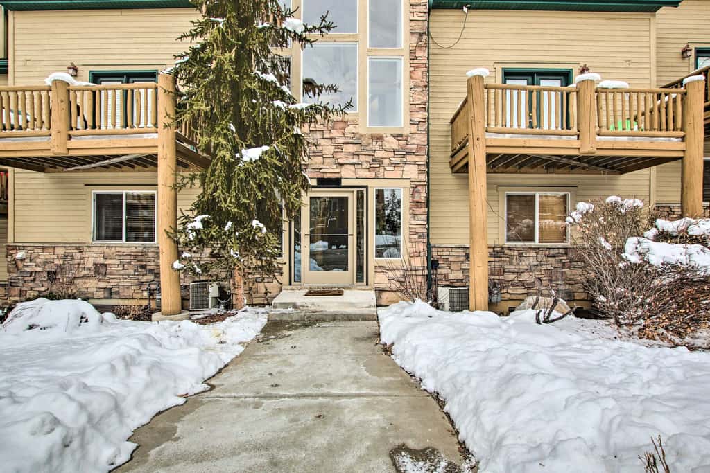 Cozy Eden Condo w/ Mtn Views in Wolf Creek Resort!