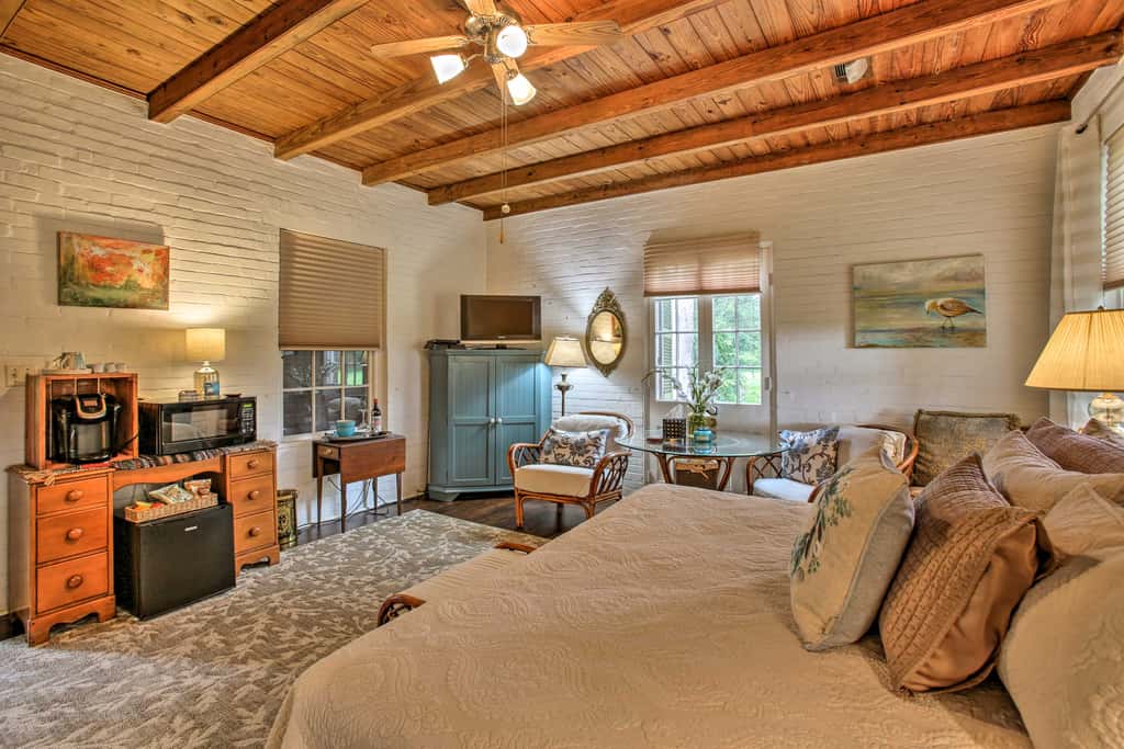Historic Baton Rouge Vacation Rental: 6 Mi to LSU!