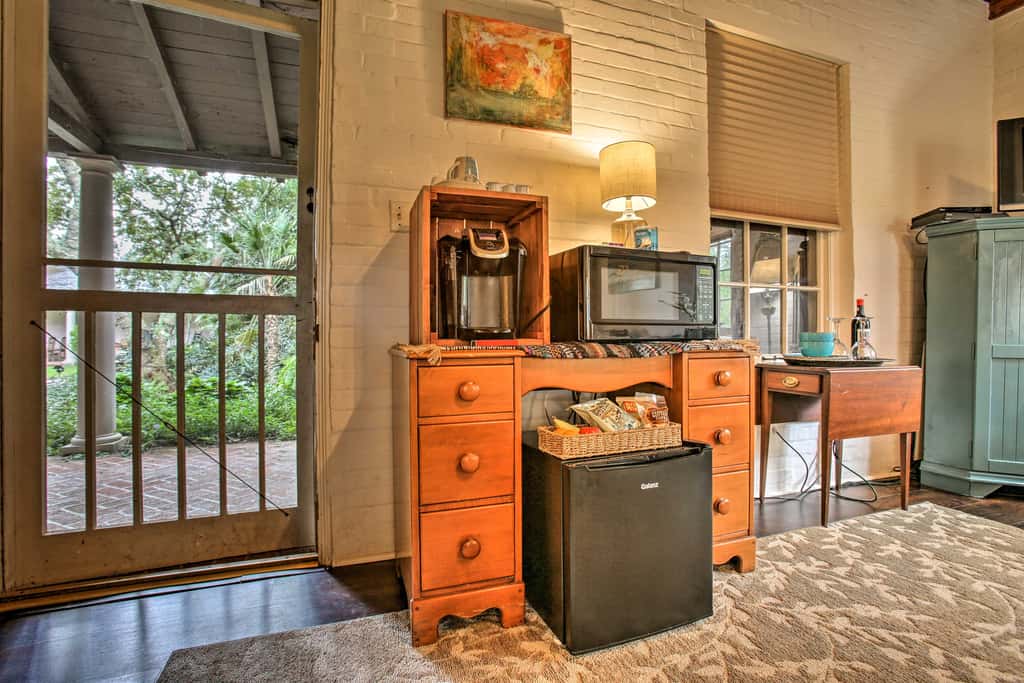 Historic Baton Rouge Vacation Rental: 6 Mi to LSU!