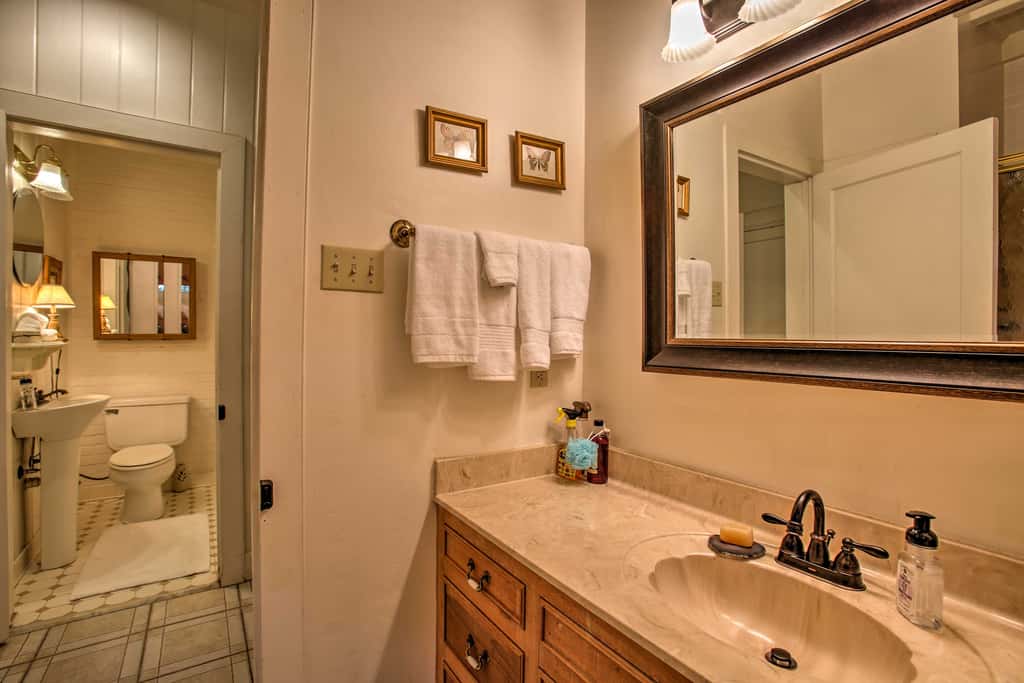 Historic Baton Rouge Vacation Rental: 6 Mi to LSU!