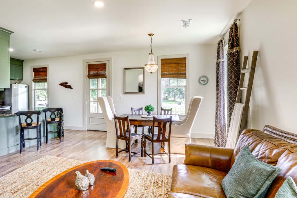 Large Yard: 'Pascagoula Peach' Home in Baton Rouge