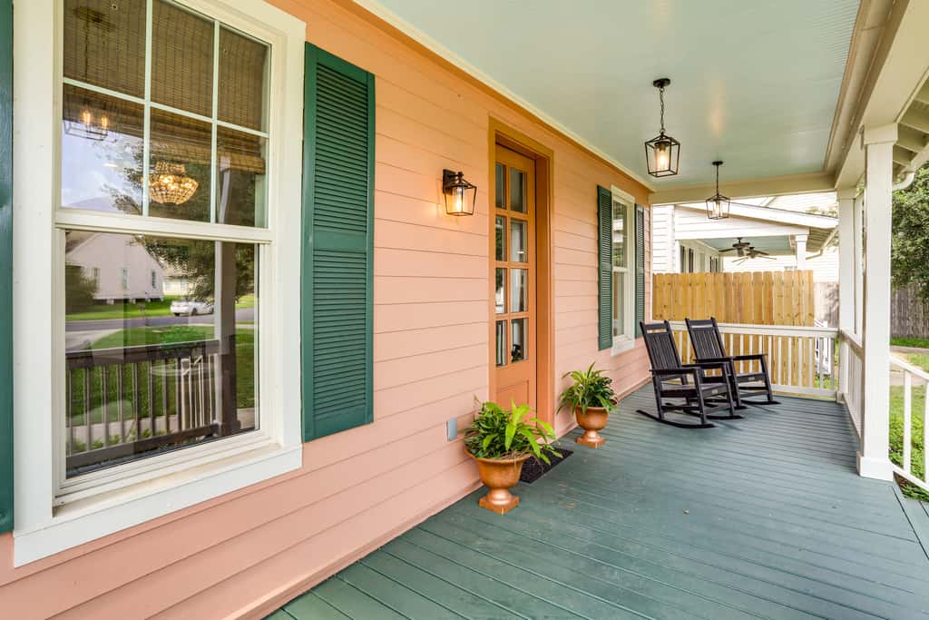 Large Yard: 'Pascagoula Peach' Home in Baton Rouge