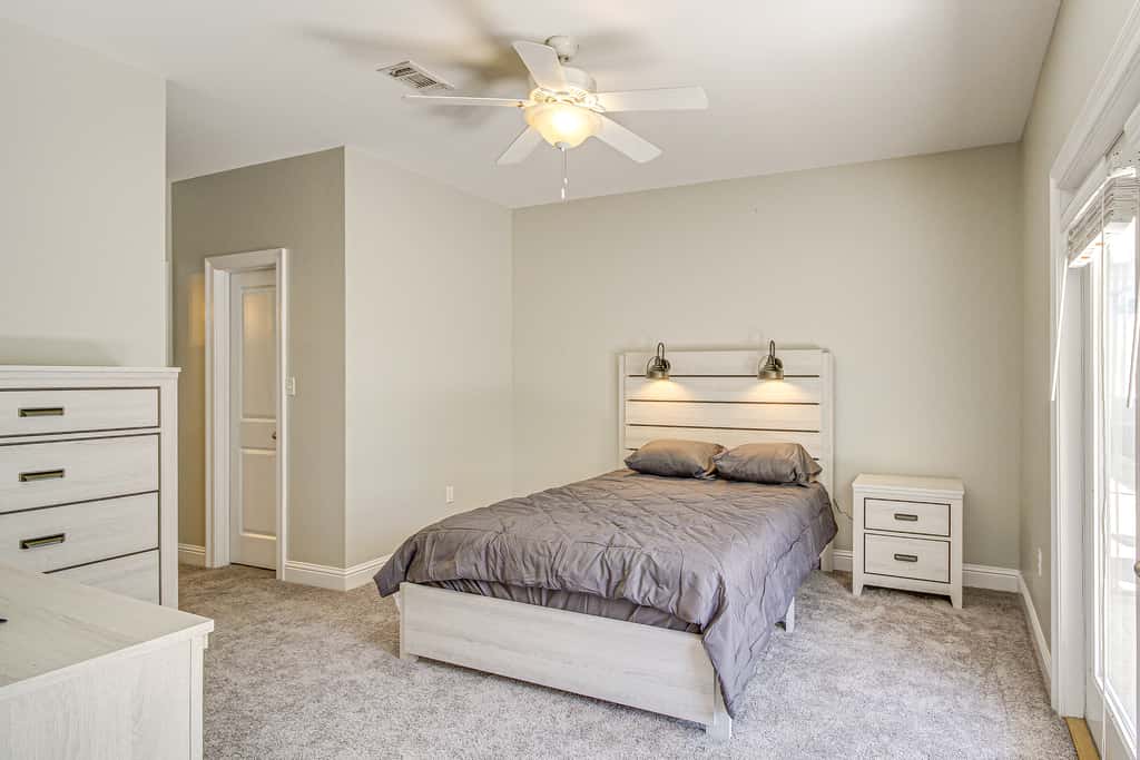 Bright Biloxi Condo: Walk to the Beach!