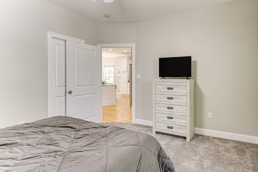 Bright Biloxi Condo: Walk to the Beach!