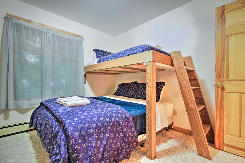 Ludlow Home w/ Hot Tub, Near Okemo Resort!