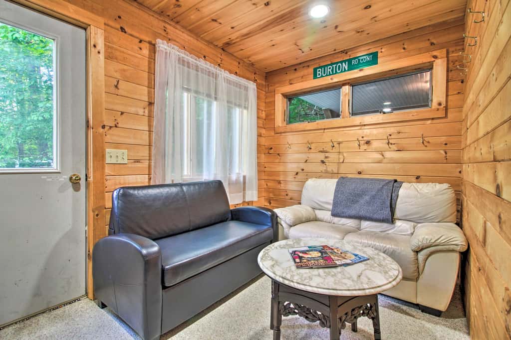 Ludlow Home w/ Hot Tub, Near Okemo Resort!