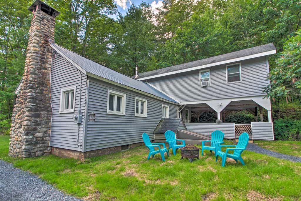 Ludlow Home w/ Hot Tub, Near Okemo Resort!