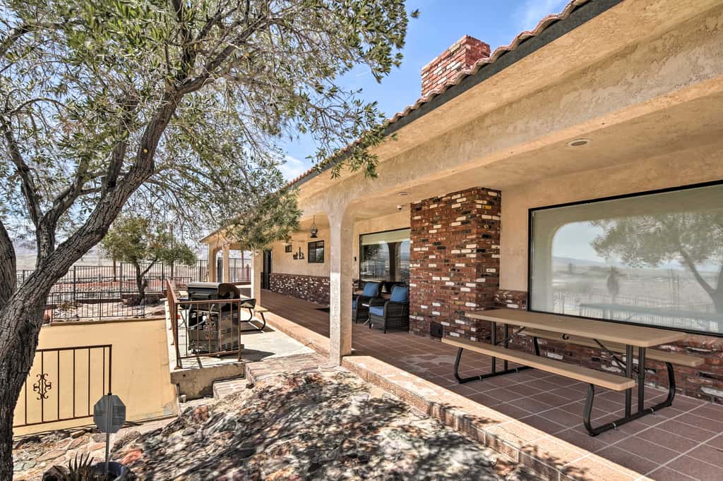 Bullhead City Home w/ Private Pool, Hot Tub & View