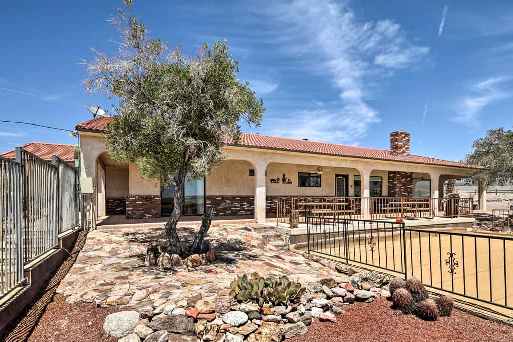 Bullhead City Home w/ Private Pool, Hot Tub & View
