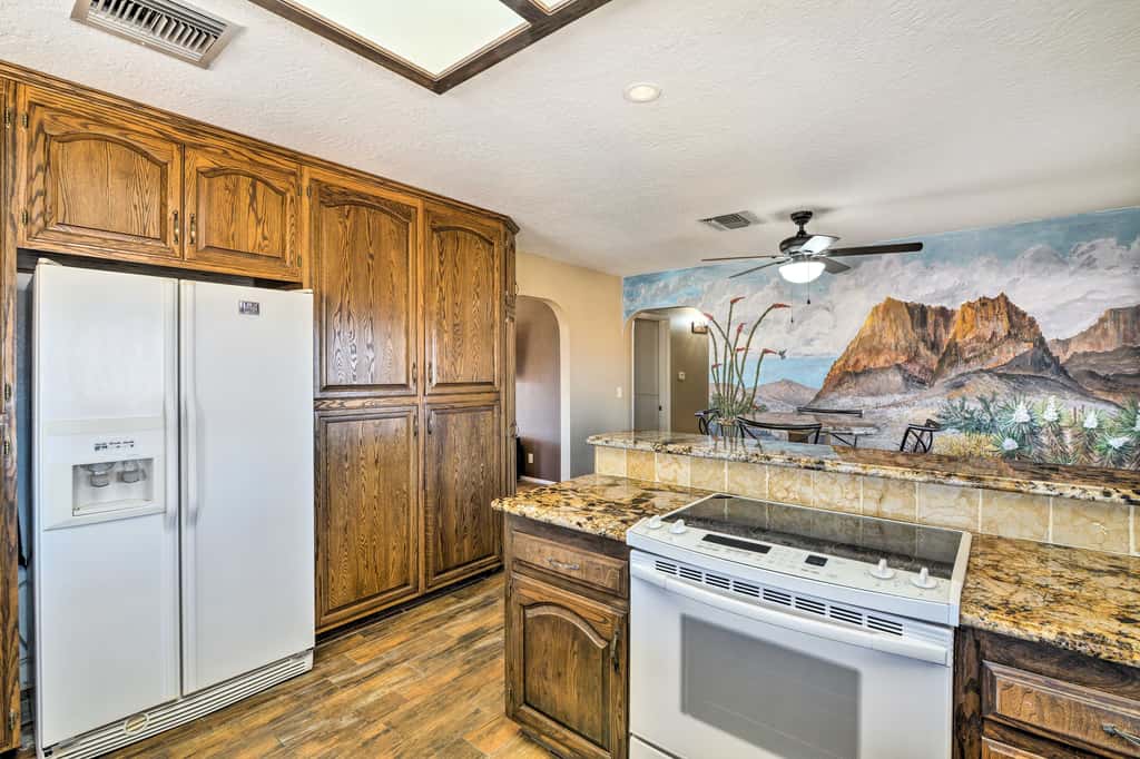 Bullhead City Home w/ Private Pool, Hot Tub & View