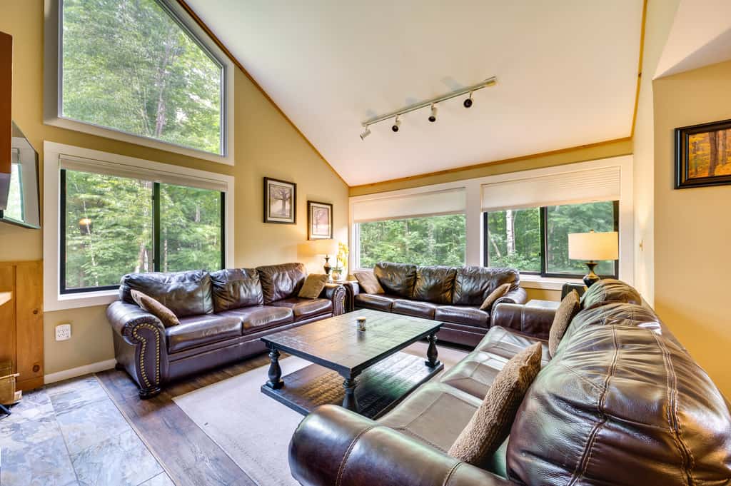 Lincoln Townhome w/ Community Pool & Club Access!