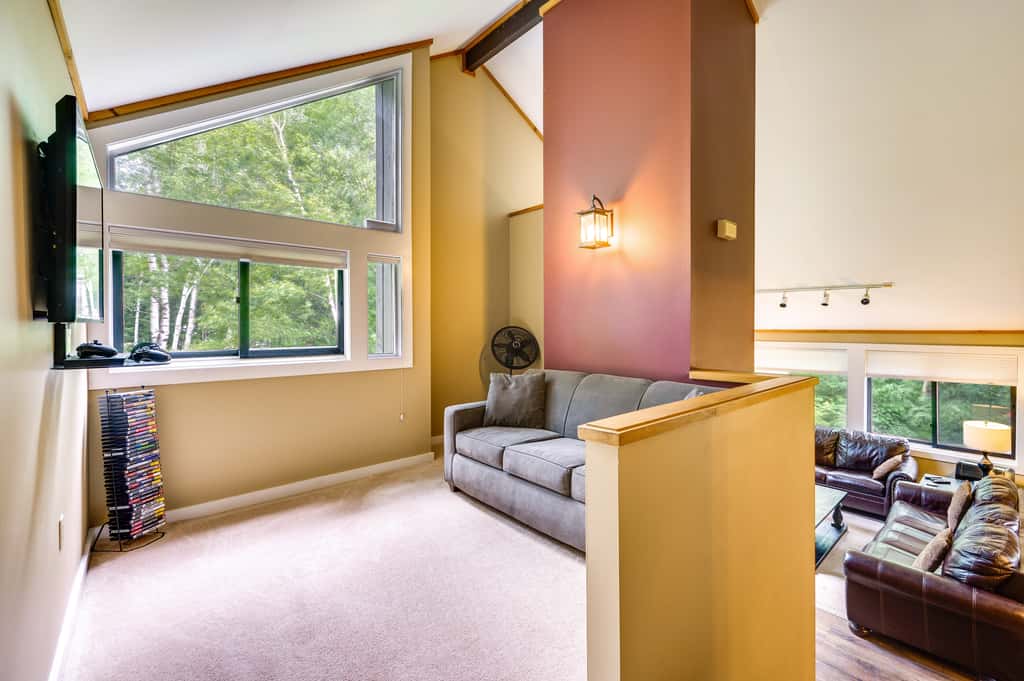 Lincoln Townhome w/ Community Pool & Club Access!