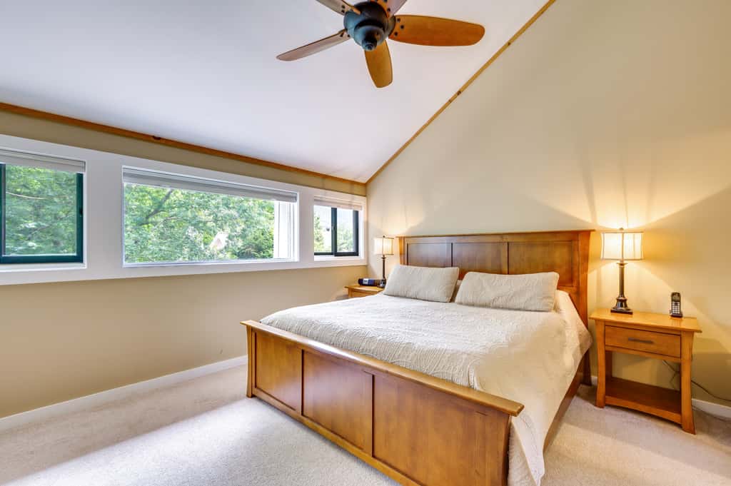 Lincoln Townhome w/ Community Pool & Club Access!