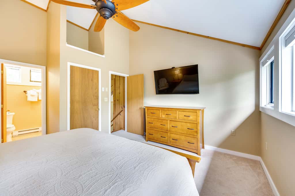 Lincoln Townhome w/ Community Pool & Club Access!