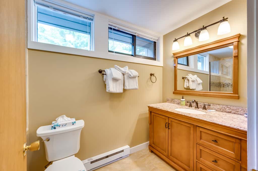 Lincoln Townhome w/ Community Pool & Club Access!