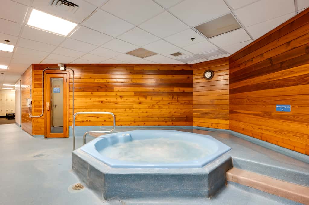 Lincoln Townhome w/ Community Pool & Club Access!