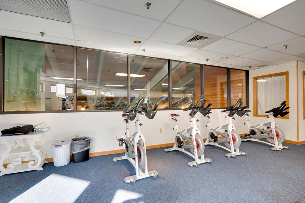 Lincoln Townhome w/ Community Pool & Club Access!