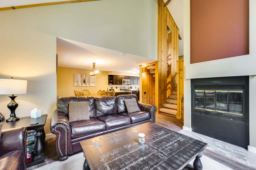 Lincoln Townhome w/ Community Pool & Club Access!